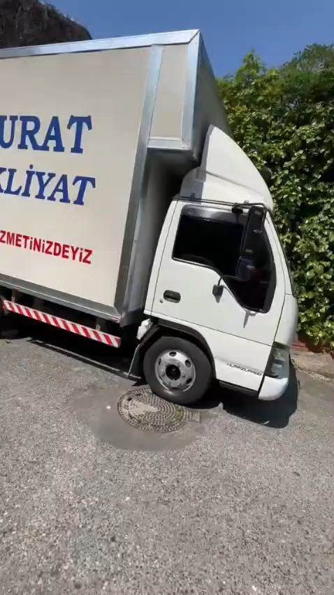 Kamyon yan görünüm videosu