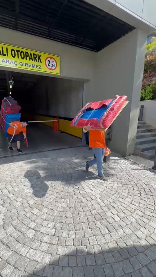 Otoparktan eşya taşıma videosu
