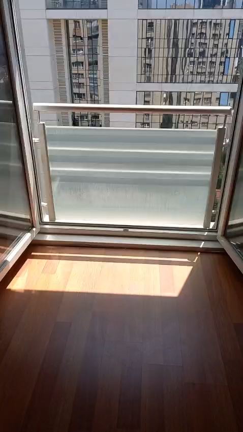 Asansörün geldiği balkon – içeriden görünüm videosu