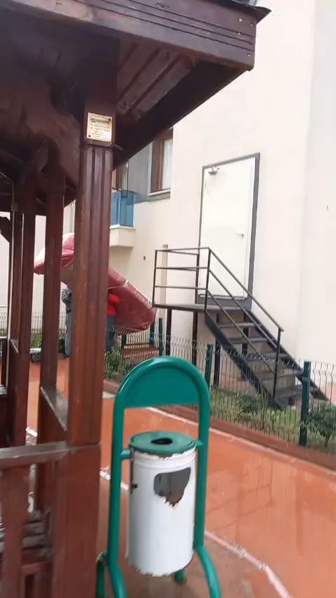 Bahçeli evden taşınma videosu