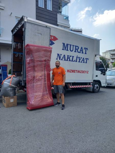 Murat Nakliyat – Paketli dolabın kamyona taşınması
