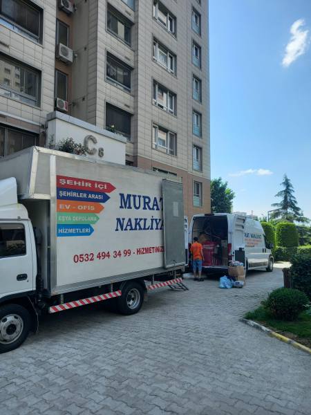 Murat Nakliyat – Rezidans önünde kamyonumuz