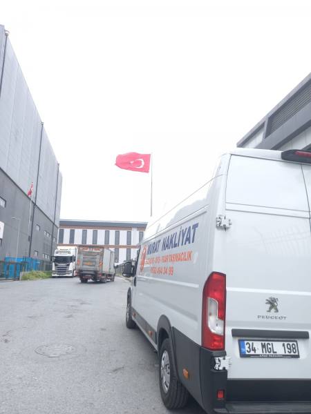Murat Nakliyat – Fuar alanında panelvanımız