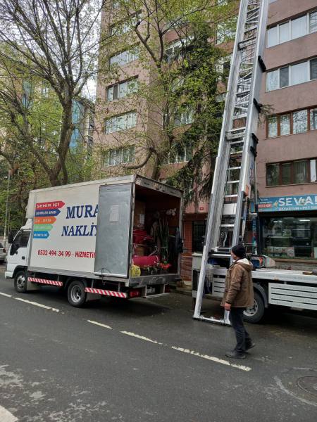 Mobil asansör ile balkondan eşya indirme