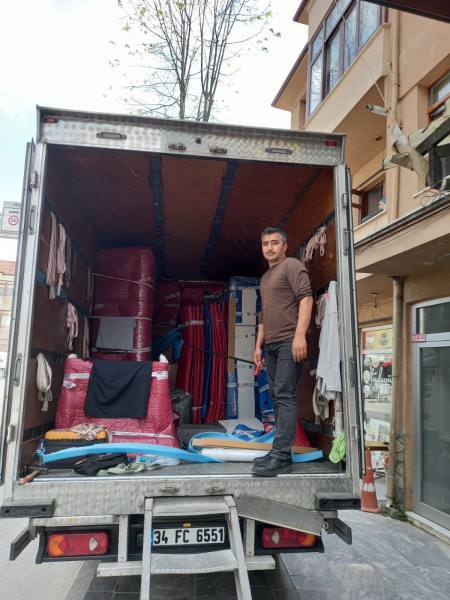 Murat Nakliyat – Yüklemesi biten kamyon ve ekibimiz